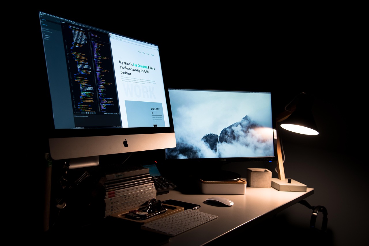 entdecken sie die vorteile eines dual-monitor-setups für mehr produktivität und komfort am arbeitsplatz. optimieren sie ihre bildschirmfläche mit zwei monitoren.