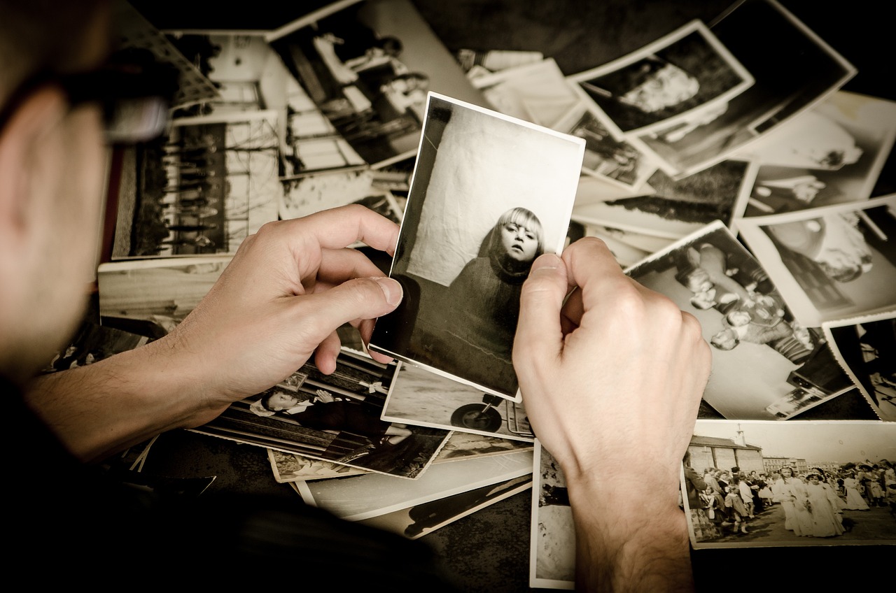 entdecken sie unsere einzigartigen memory boxes, perfekt für die aufbewahrung kostbarer erinnerungen und persönlicher schätze. gestalten sie ihre eigene box mit individuellen designs und schaffen sie einen einzigartigen ort, um besondere momente festzuhalten.