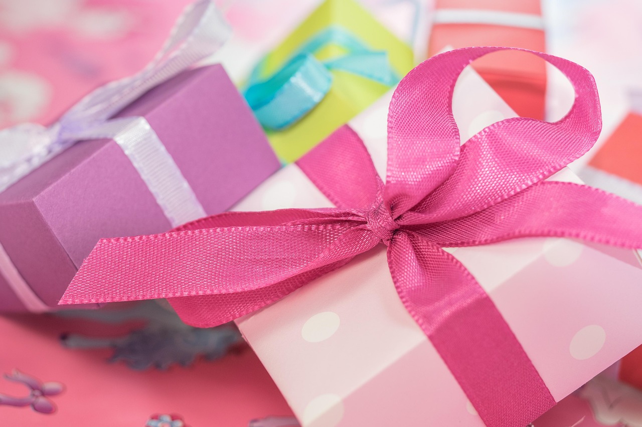 entdecken sie einzigartige personalisierte geschenke, die perfekt für jeden anlass sind. zeigen sie ihre wertschätzung mit maßgeschneiderten präsenten, die herzen erfreuen.