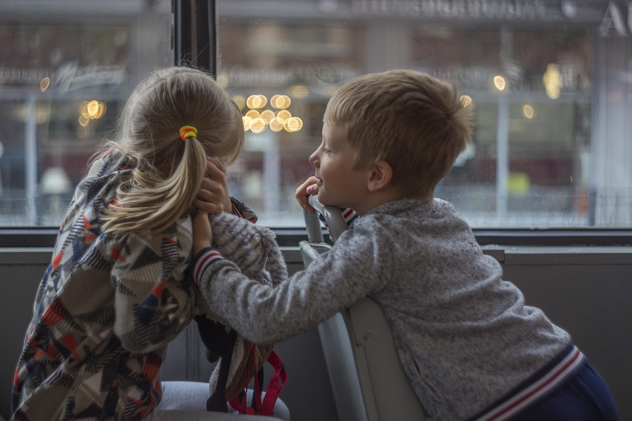 entdecken sie unser hochwertiges kindbesteck, das speziell für kleine hände entworfen wurde. sicher, farbenfroh und funktional – perfekt für jede mahlzeit und um die essgewohnheiten ihrer kinder spielerisch zu fördern.